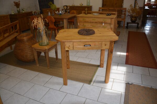 Tisch 1532