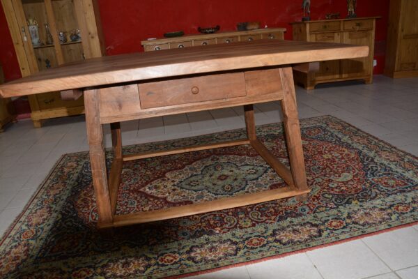 Tisch 1547 – Bild 2