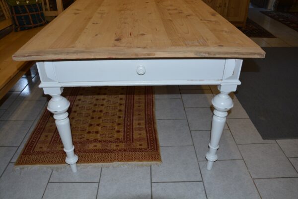 Tisch 1587 – Bild 4