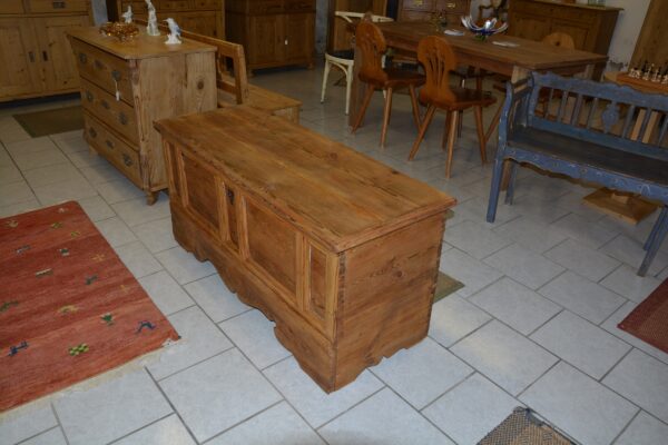 Bauerntruhe 1605 – Bild 2