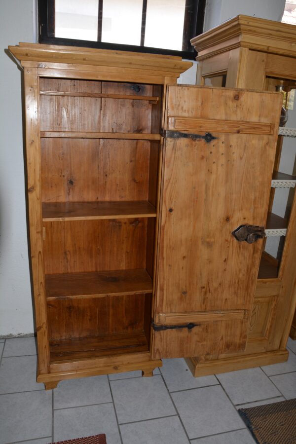 schmaler Vorratsschrank 1620 – Bild 3