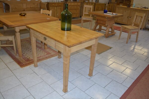 Tisch 1635 – Bild 2