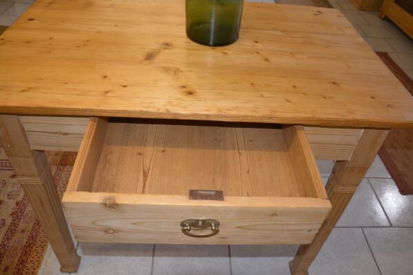 Tisch 1635 – Bild 3